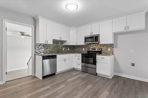 Kitchen - 19 Prince James Dr, Hampton, VA 23669 photo 1 of 4