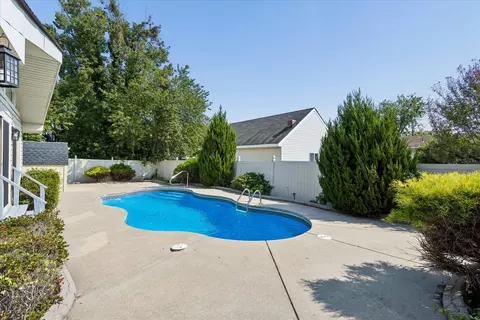 Exterior - 19 Prince James Dr, Hampton, VA 23669 photo 10 of 14