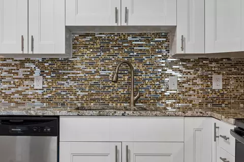 Kitchen - 19 Prince James Dr, Hampton, VA 23669 photo 4 of 4