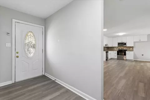 Entry Way - 19 Prince James Dr, Hampton, VA 23669 photo 2 of 4