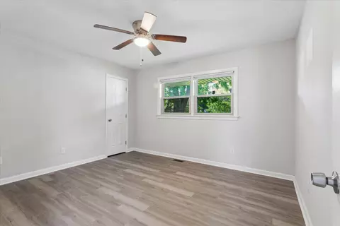 Bedroom - 19 Prince James Dr, Hampton, VA 23669 photo 3 of 4