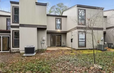 Exterior - 42 Spring E, Williamsburg, VA 23188 photo 1 of 2
