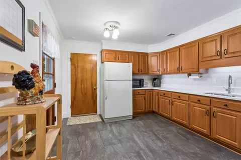 Kitchen - 6038 Pine Rd, Quinton, VA 23141 photo 2 of 4