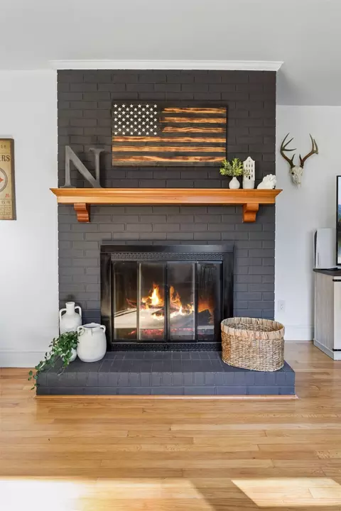 Living - 6038 Pine Rd, Quinton, VA 23141 photo 2 of 2
