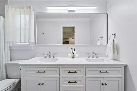 Bath - 6038 Pine Rd, Quinton, VA 23141 photo 1 of 6