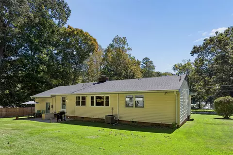 Exterior - 6038 Pine Rd, Quinton, VA 23141 photo 6 of 9