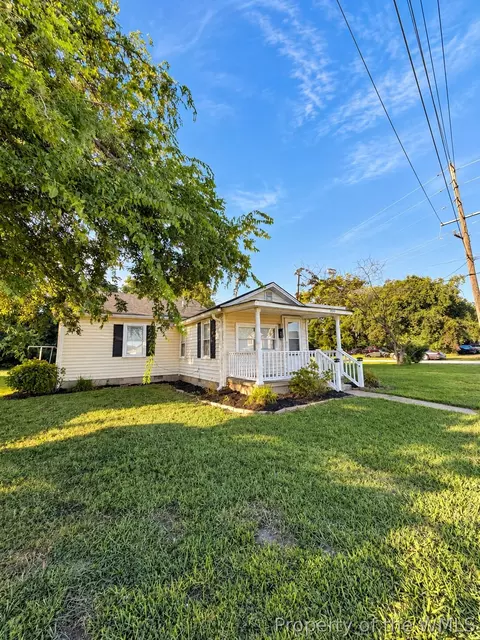 Exterior - 906 Carolina St, Hampton, VA 23669 photo 3 of 7