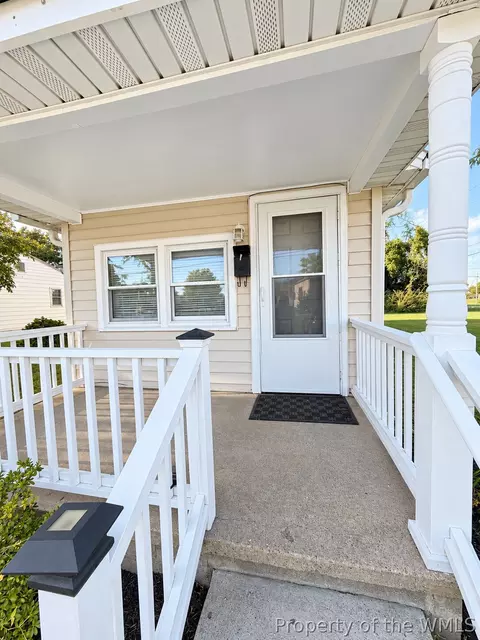 Exterior - 906 Carolina St, Hampton, VA 23669 photo 6 of 7