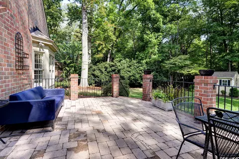 Exterior - 320 Yorkshire Dr, Williamsburg, VA 23185 photo 5 of 15