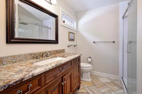 Bath - 320 Yorkshire Dr, Williamsburg, VA 23185 photo 5 of 6