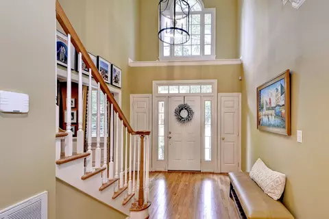Entry Way - 320 Yorkshire Dr, Williamsburg, VA 23185 photo 2 of 4