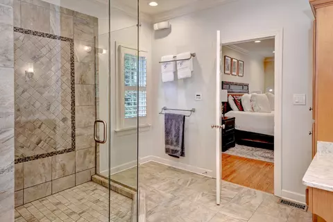 Bath - 320 Yorkshire Dr, Williamsburg, VA 23185 photo 3 of 6