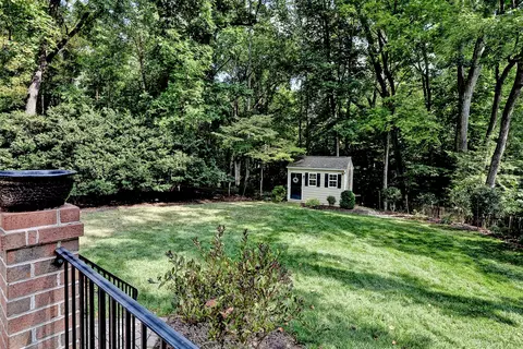 Exterior - 320 Yorkshire Dr, Williamsburg, VA 23185 photo 10 of 15