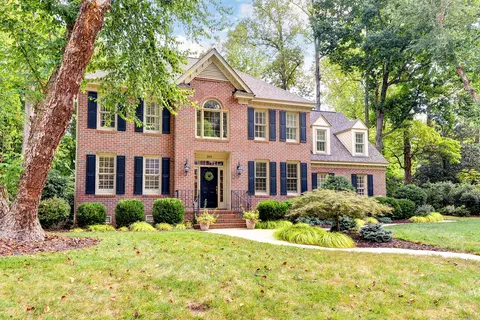 Exterior - 320 Yorkshire Dr, Williamsburg, VA 23185 photo 2 of 15