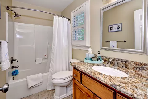 Bath - 320 Yorkshire Dr, Williamsburg, VA 23185 photo 6 of 6