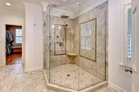 Bath - 320 Yorkshire Dr, Williamsburg, VA 23185 photo 2 of 6