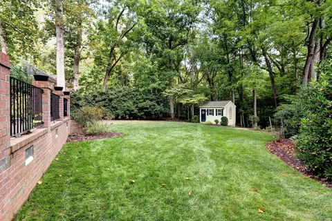 Exterior - 320 Yorkshire Dr, Williamsburg, VA 23185 photo 9 of 15