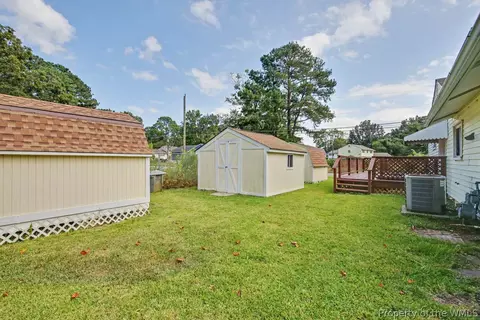 Exterior - 125 Pennwood Dr, Hampton, VA 23666 photo 7 of 8