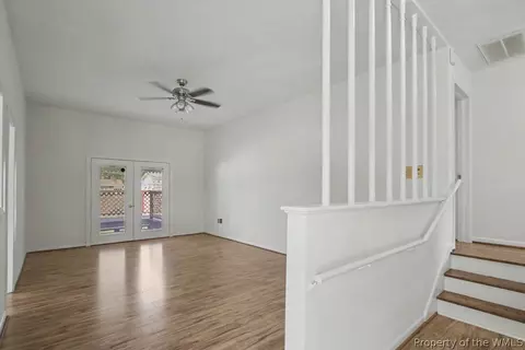 Living - 125 Pennwood Dr, Hampton, VA 23666 photo 1 of 4