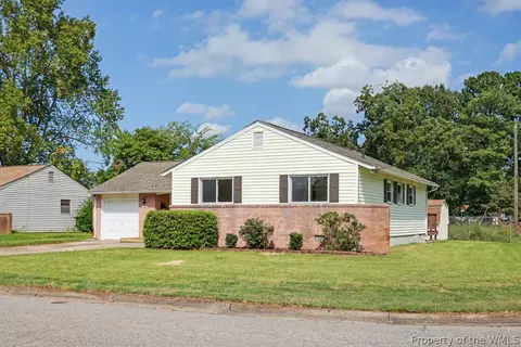 Exterior - 125 Pennwood Dr, Hampton, VA 23666 photo 3 of 8