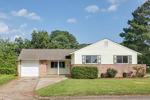Exterior - 125 Pennwood Dr, Hampton, VA 23666 photo 2 of 8