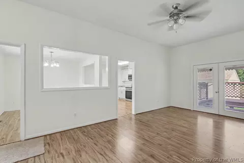 Living - 125 Pennwood Dr, Hampton, VA 23666 photo 2 of 4