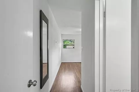Entry Way - 125 Pennwood Dr, Hampton, VA 23666 photo 2 of 2