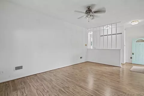 Living - 125 Pennwood Dr, Hampton, VA 23666 photo 4 of 4