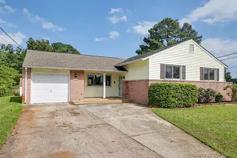 Exterior - 125 Pennwood Dr, Hampton, VA 23666 photo 4 of 8