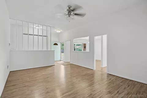 Living - 125 Pennwood Dr, Hampton, VA 23666 photo 3 of 4