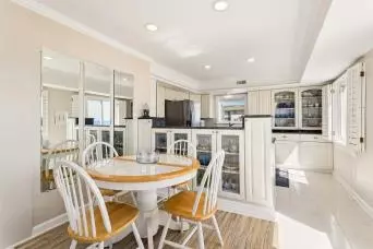 Dining - 162 N First St, Hampton, VA 23664 photo 2 of 3