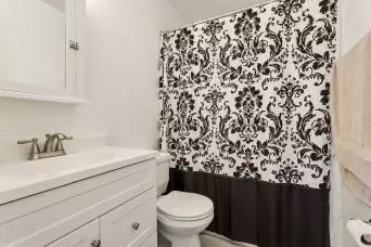 Bath - 162 N First St, Hampton, VA 23664 photo 3 of 3