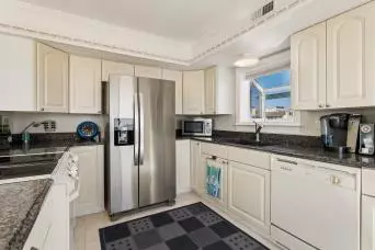 Kitchen - 162 N First St, Hampton, VA 23664 photo 1 of 5