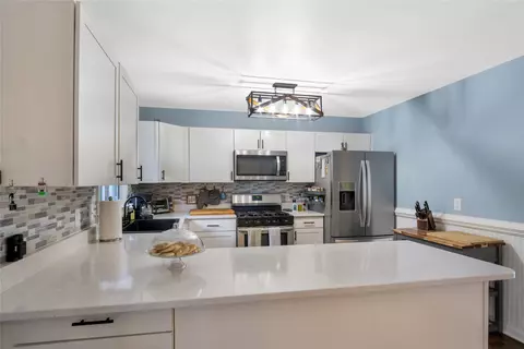 Kitchen - 111 Laurel Ln, Williamsburg, VA 23185 photo 2 of 6