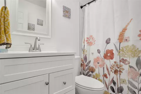 Bath - 111 Laurel Ln, Williamsburg, VA 23185 photo 1 of 4