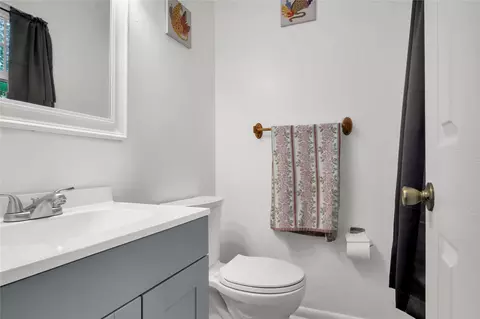 Bath - 111 Laurel Ln, Williamsburg, VA 23185 photo 3 of 4