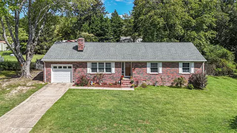 Exterior - 111 Laurel Ln, Williamsburg, VA 23185 photo 2 of 11