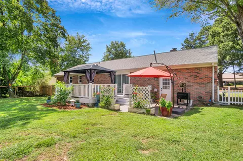 Exterior - 111 Laurel Ln, Williamsburg, VA 23185 photo 6 of 11