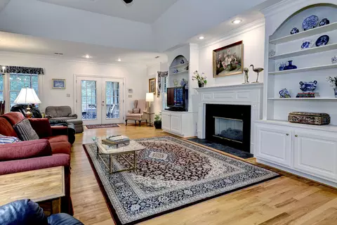 Living - 151 Rolfe Rd, Williamsburg, VA 23185 photo 3 of 3