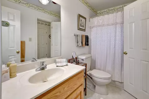 Bath - 151 Rolfe Rd, Williamsburg, VA 23185 photo 3 of 4