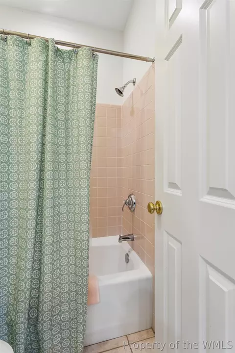 Bath - 1613 River Rdg, Williamsburg, VA 23185 photo 3 of 11