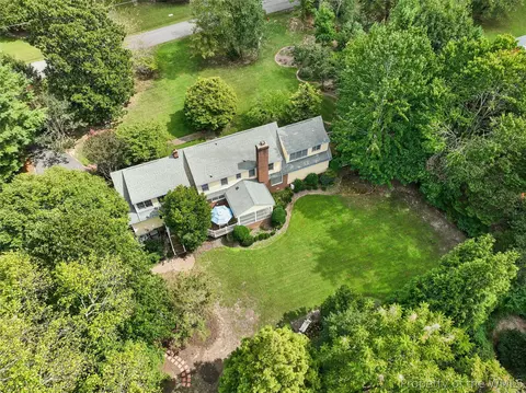 View/Area - 285 E Queens Dr, Williamsburg, VA 23185 photo 3 of 7