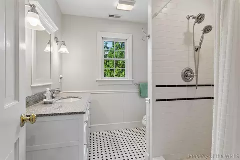 Bath - 285 E Queens Dr, Williamsburg, VA 23185 photo 3 of 5
