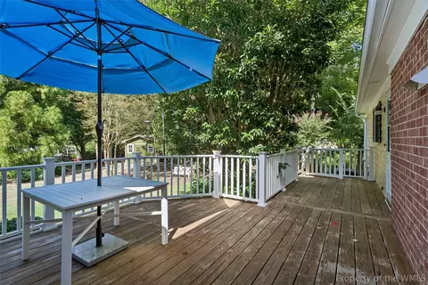 Exterior - 285 E Queens Dr, Williamsburg, VA 23185 photo 6 of 13