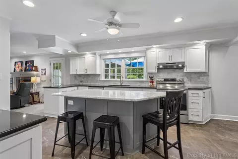 Kitchen - 285 E Queens Dr, Williamsburg, VA 23185 photo 7 of 8
