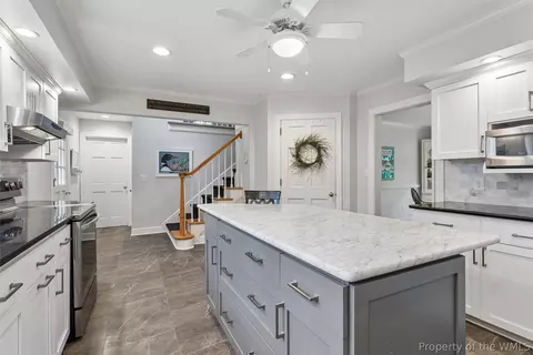 Kitchen - 285 E Queens Dr, Williamsburg, VA 23185 photo 4 of 8