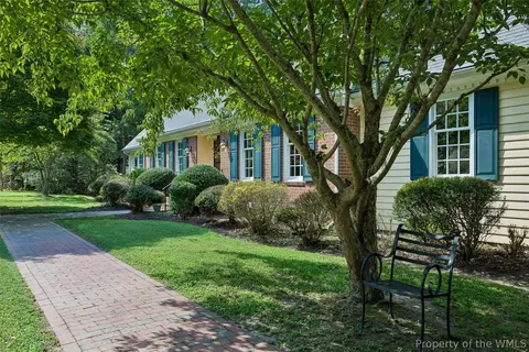 Exterior - 285 E Queens Dr, Williamsburg, VA 23185 photo 2 of 13