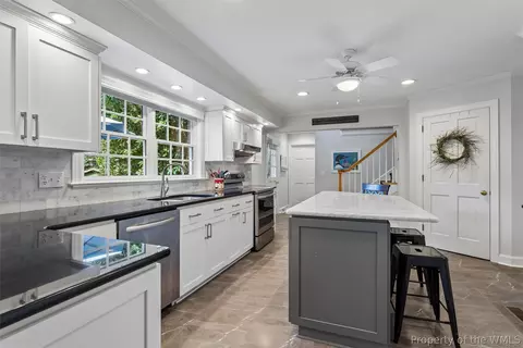 Kitchen - 285 E Queens Dr, Williamsburg, VA 23185 photo 2 of 8