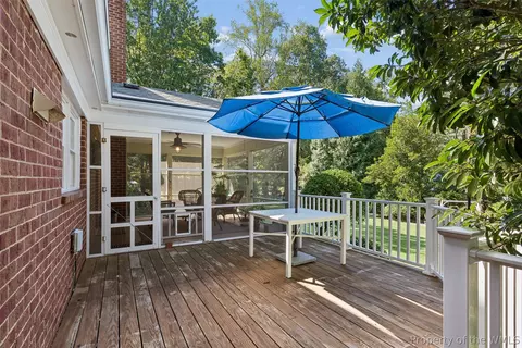 Exterior - 285 E Queens Dr, Williamsburg, VA 23185 photo 5 of 13