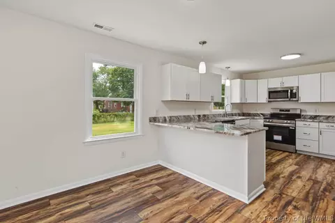 Kitchen - 806 Milford Ave, Hampton, VA 23661 photo 1 of 8